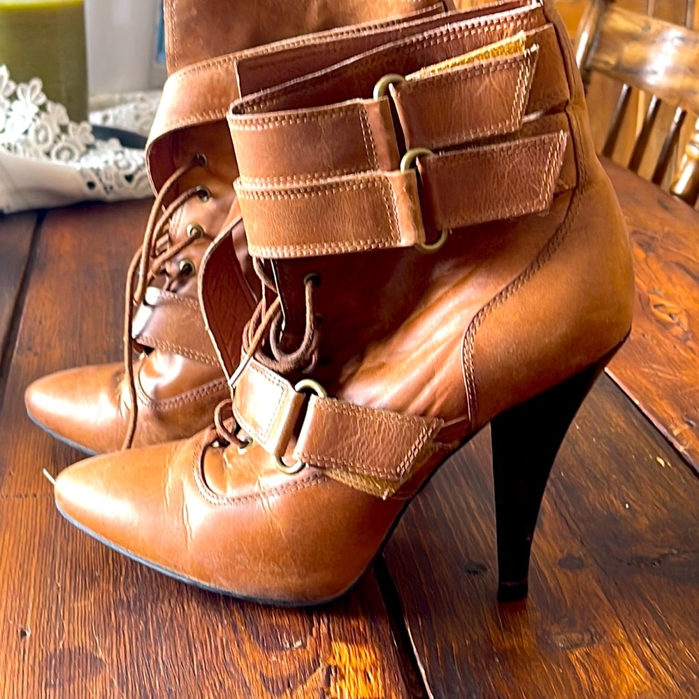 Ladies boots,